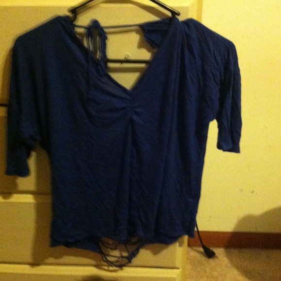 Cute blue top