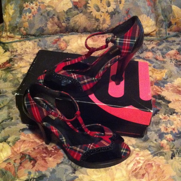 Michael Antonio Shoes - Cute plaid 3" heels 🔴REDUCED🔴