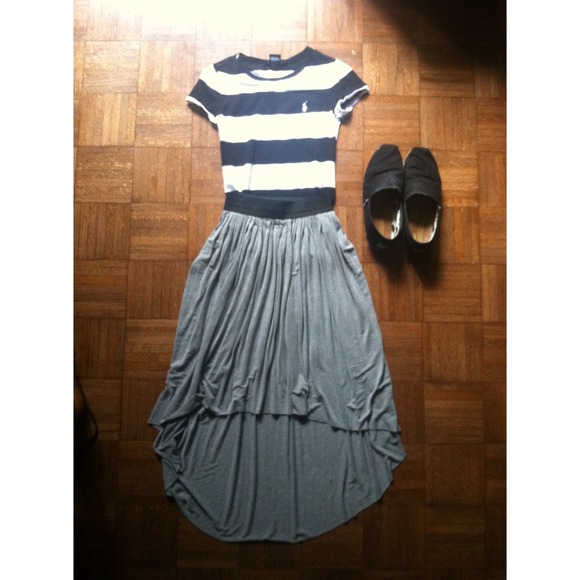 🚫TRADED🚫Gray High-Low Skirt (Small)