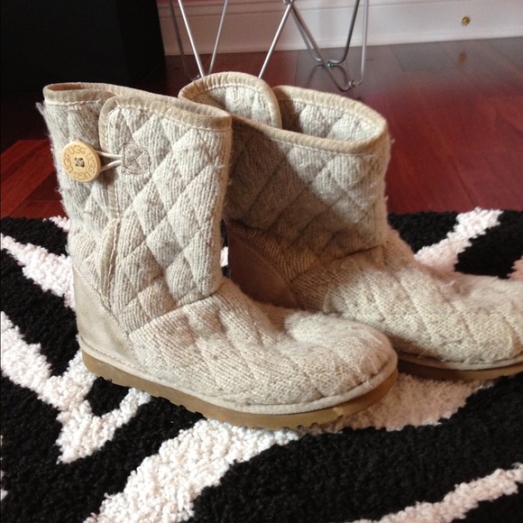 Creme Sweater Ugg Boots