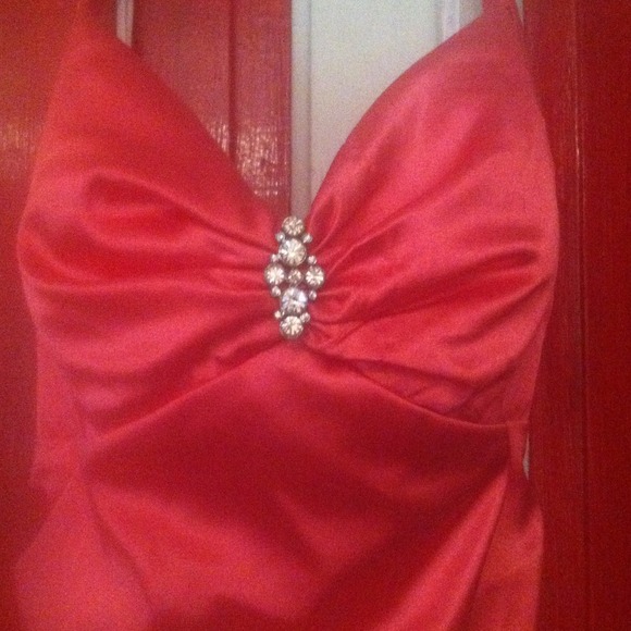 Prom dress - Picture 2 of 4