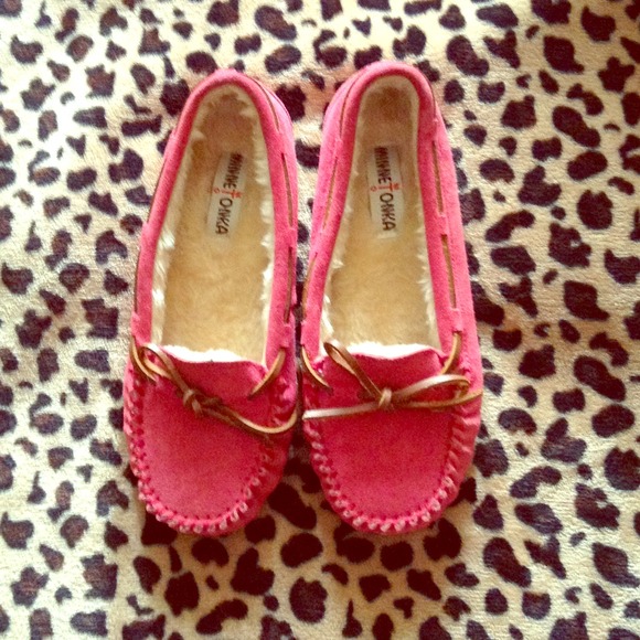 Minnetonka shoes ! #PINK !
