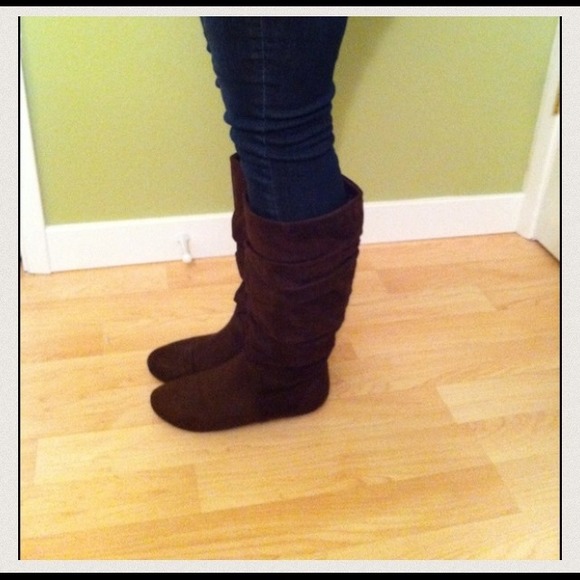 Size 7 pho-suede boots. Brown. Very comfy! - Picture 1 of 2