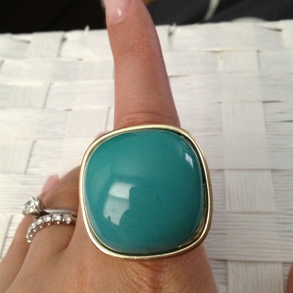 Bold green Ring with gold tone band