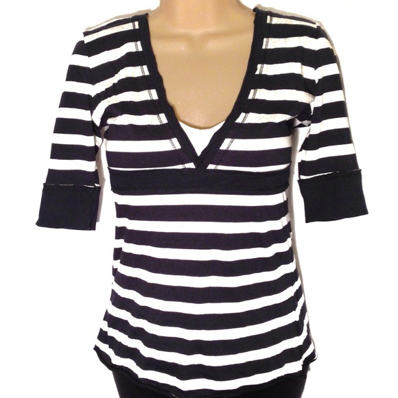 🚫Sold🚫#89. Cute Black & White Stripe Top sz M