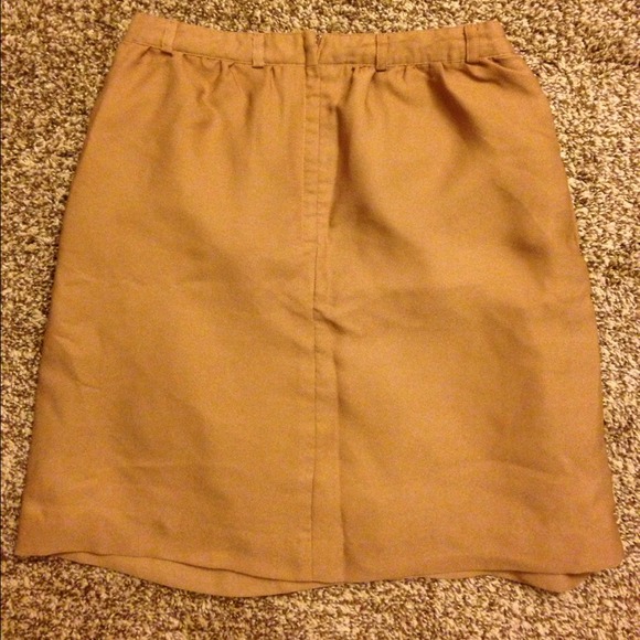 Tan Skirt with Skinny Belt Loops - Picture 2 of 2