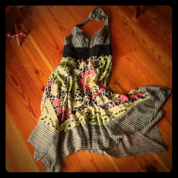 Flirty halter dress 💥reduced💥 - Picture 1 of 3