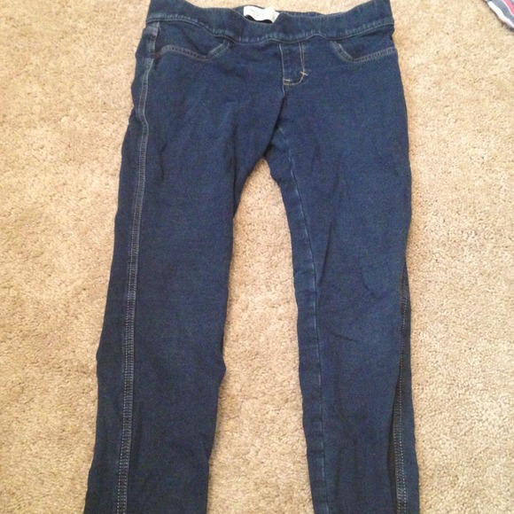 a&f jegging reserved until Friday 10/25