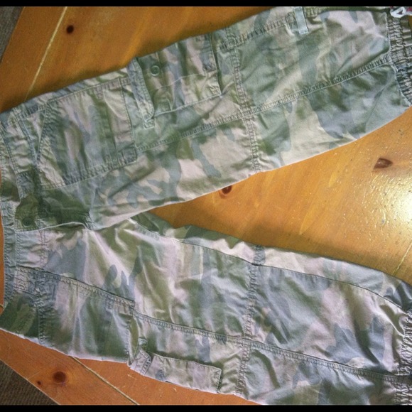 Camo capris