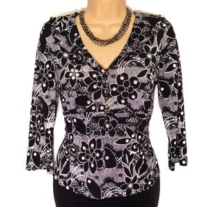 🚫Sold🚫#90  Nice Black & White Floral Design sz M