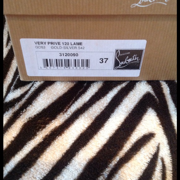 🌟AUTHENTIC🌟 Very Prive 120 Lame Loubouton - Picture 3 of 5
