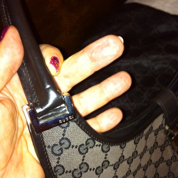 REDUCED Authentic Gucci brown handbag little use - Picture 2 of 4