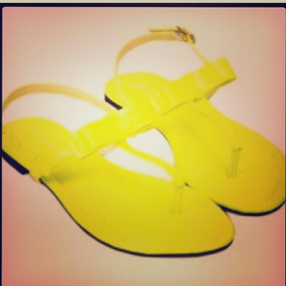 Woman's Neon Yellow Bow tie Sandal