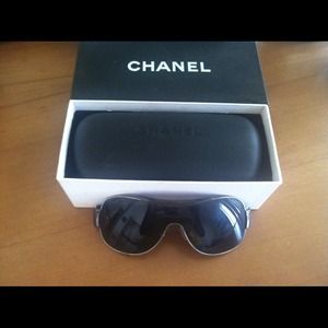 💗Authentic Chanel sunglasses💗