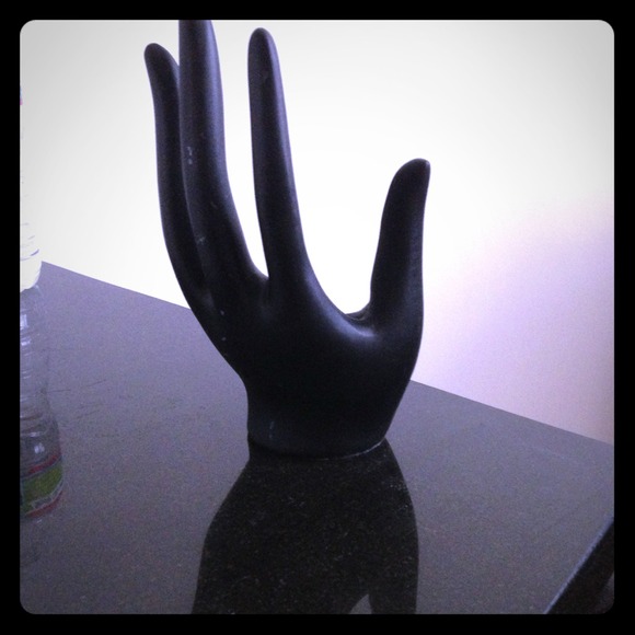 Hand that holds accessories!