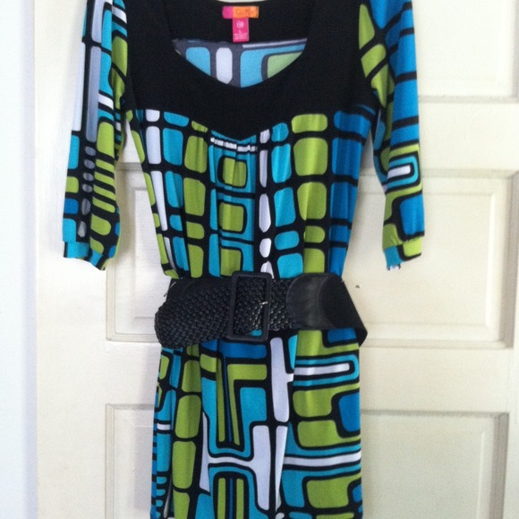 Dress - Picture 2 of 4