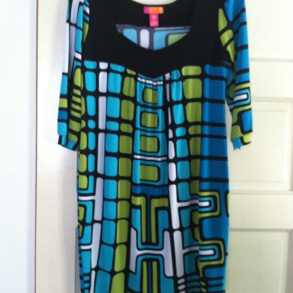 Dress - Picture 3 of 4
