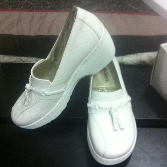 Nursing Shoes by Jasco