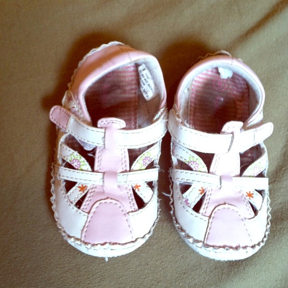 Soft soled toddler sandals sz5