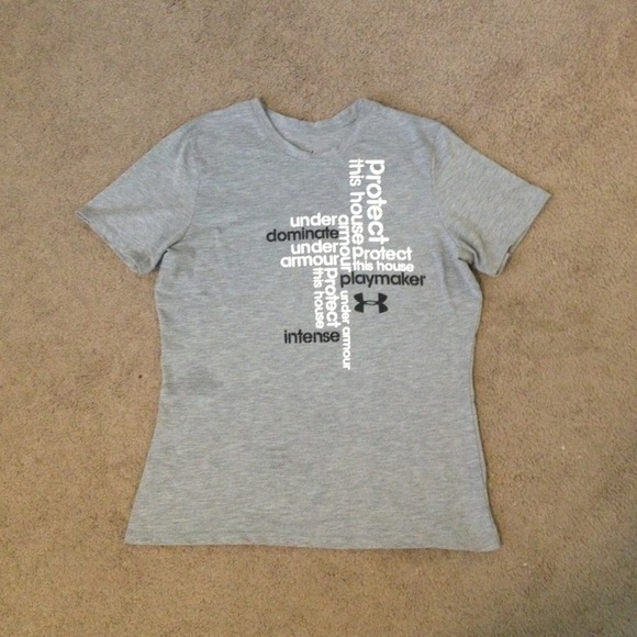 $$SOLD$$ UA crew neck t-shirt