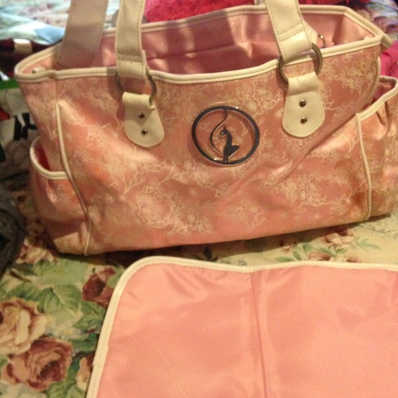 *SOLD* Pink baby phat diaper bag to evelin - Picture 3 of 4