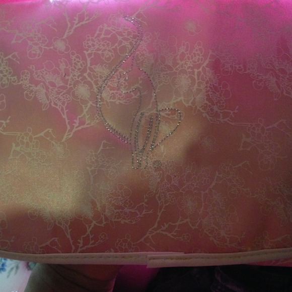 *SOLD* Pink baby phat diaper bag to evelin - Picture 4 of 4