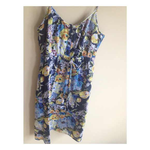NWOT Floral Dress with Pockets