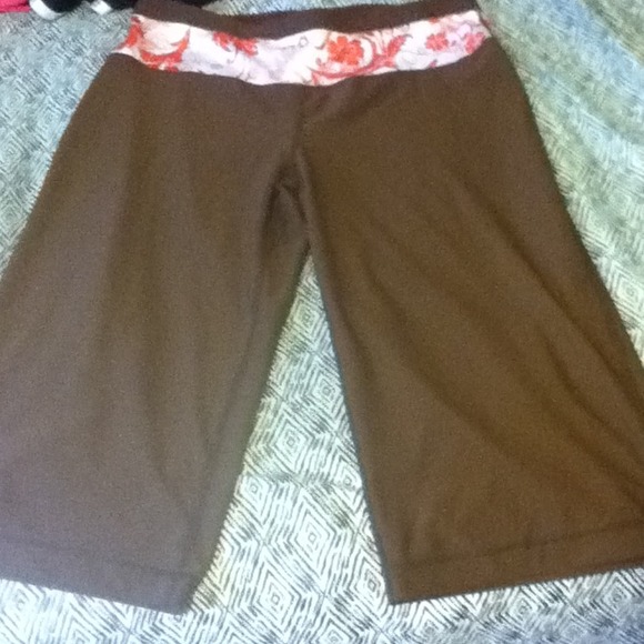 Cute yoga pants - Picture 1 of 3