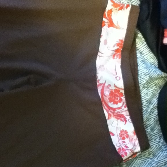 Cute yoga pants - Picture 2 of 3