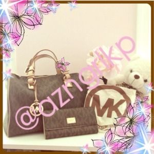 🚫Bought by @drea93🚫Bundled Authentic BrownMK