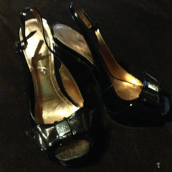 BCBG shoes