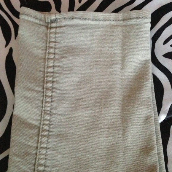 H&M Light Grey Skinny Jeans - Picture 3 of 4