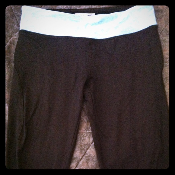 💢SOLD💢Teal Crops... Lululemon look alike!