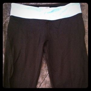 💢SOLD💢Teal Crops... Lululemon look alike!