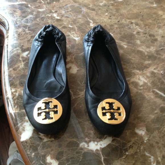 Tory Burch Shoes - Tory Burch Reva Ballerina Shoe - Black size 7!
