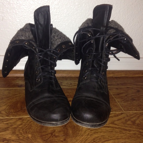 💥REDUCED💥 Black lace up boots! - Picture 3 of 4