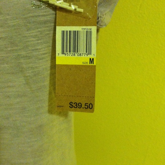 ***2 x REDUCED*** Light purpleDKNY Jeans T- shirt - Picture 3 of 4