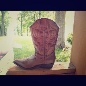 Rampage size 8 1/2 Women's cowboy boots.