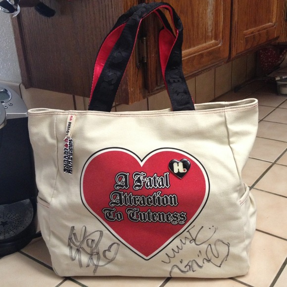 Harajuku Lovers Handbags - Harajuku limited Edison bag..