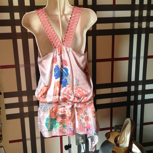 Sold. Arden B silky asymmetrical printed party top - Picture 4 of 4