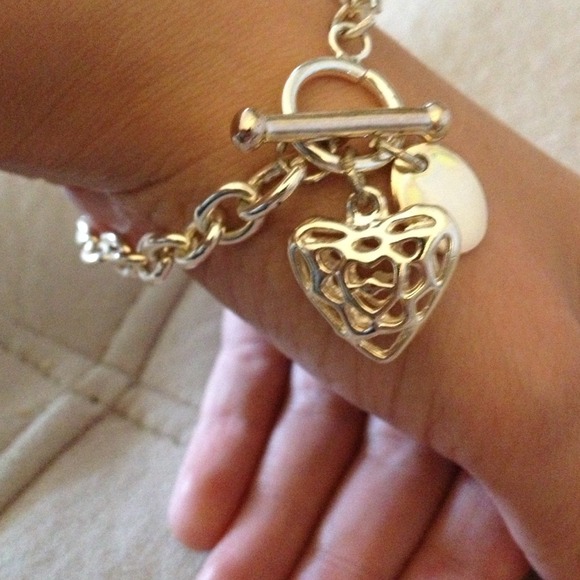 Silver chain bracelet with heart charm