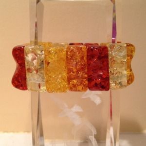 Mullticolored stretch bracelet in shades of Amber.