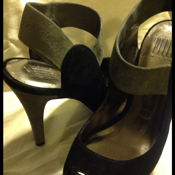 Grey and black Pelle shoes - Picture 2 of 3