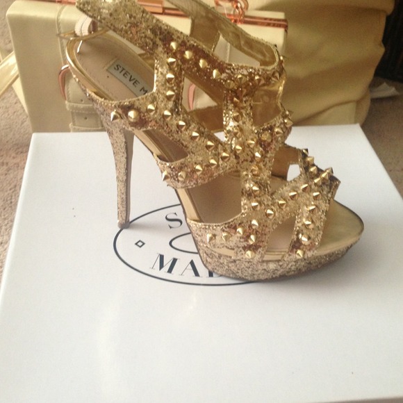 Shoes! - Picture 2 of 4