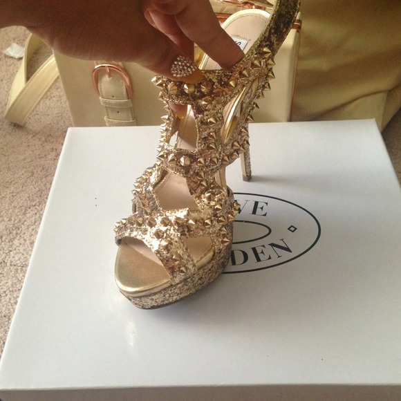 Shoes! - Picture 3 of 4