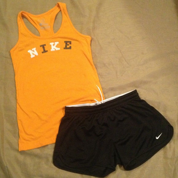 💢Bundle Trade💢Nike Tank and Shorts and VS Hoodie