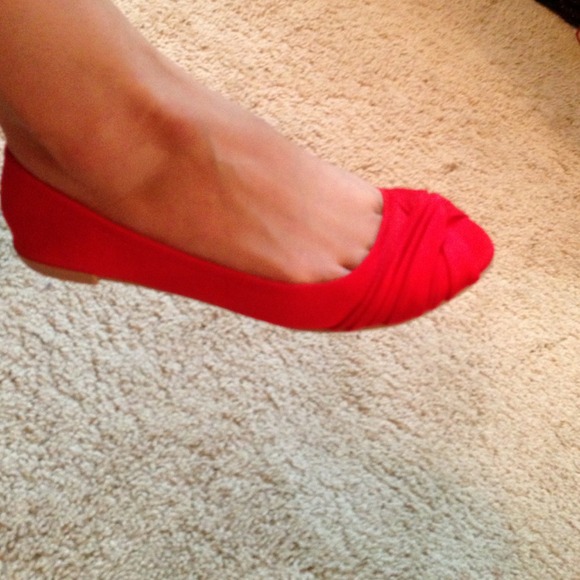 **RESERVED FOR MARY39** NWOT Red flats