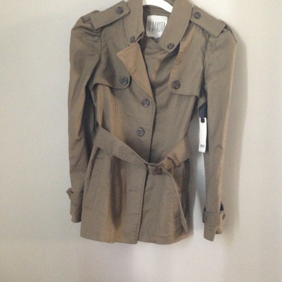 NWT Khaki Green Trench Jacket size M.