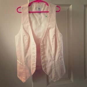 Adorable baby pink vest from H&M!