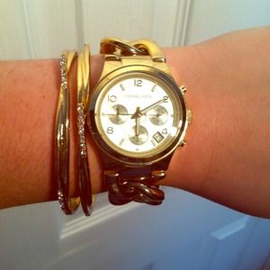 💚TRADED WITH @liz3💚 Gold Tone & Pave Bangles